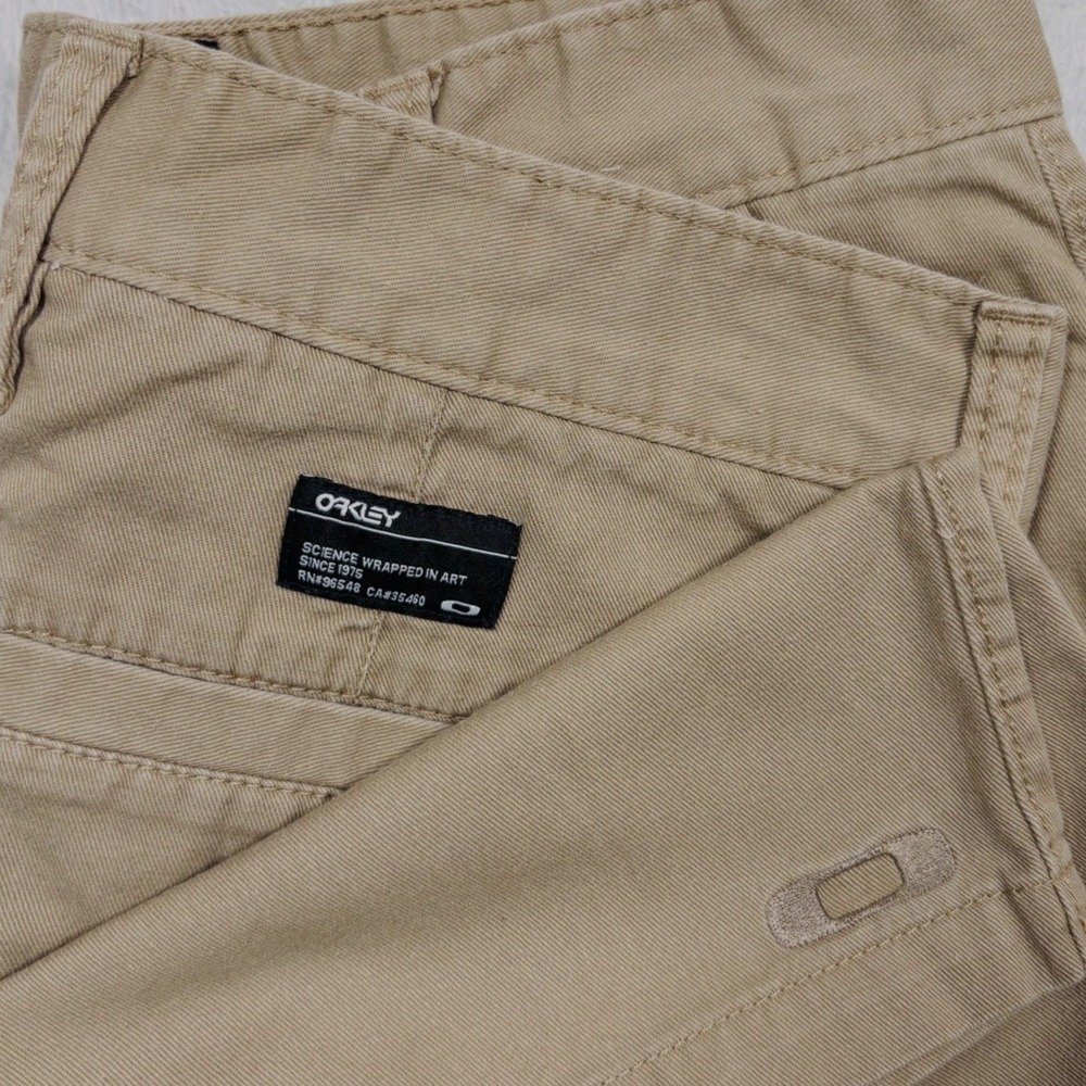 Oakley Chino Shorts Men 30 Khaki Tan Regular Fit Logo Golf Casual Outdoor Cotton